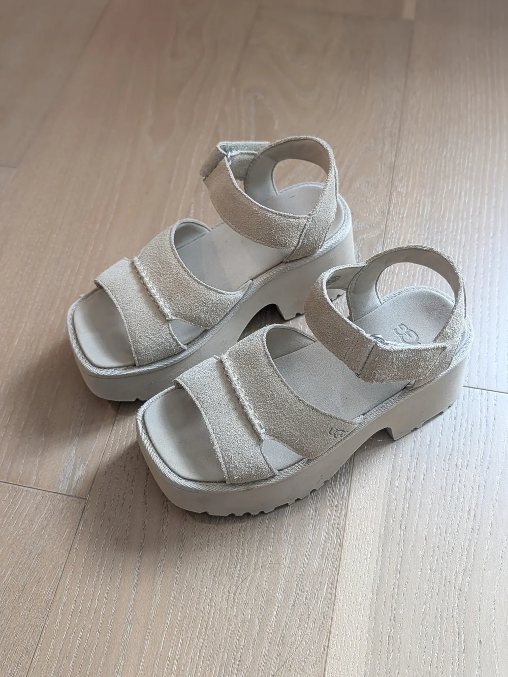 UGG Women’s Tan Suede Platform Sandals - Picture 9 of 13